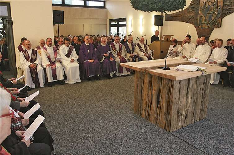 Weihe der neuen Jakobuskirche auf dem Koblenzer Asterstein.  Privat