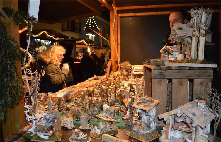 Weihnachtlicher Schmuck in der Josefstraße.