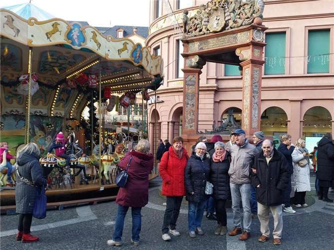 Weihnachtlicher Zauber: Adventsreise ohne Koffer nach Mainz begeistert Senioren. Foto: Andrée Garmjin