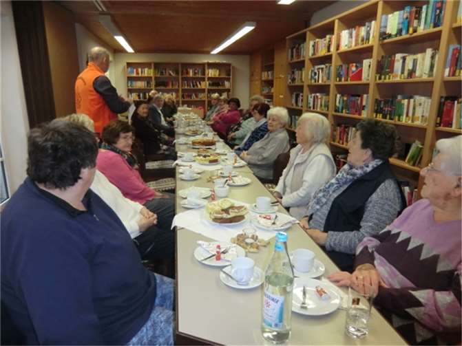 Weihnachtsfeier des Bewegungskreises Urmitz in der Pfarrgemeinde Sankt Georg.  Foto: privat