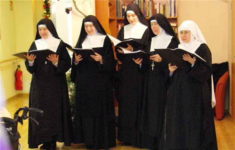 Weihnachtslieder wie „Stille Nacht, Heilige Nacht“ und viele andere bekannte Weihnachtslieder wurden begeistert mitgesungen.privat