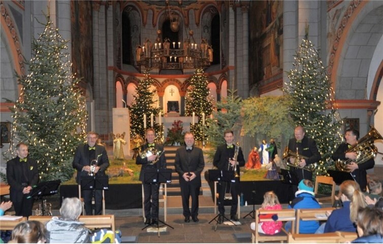 Weihnachtsliedersingen 2024. Foto: Karl-Peter Schmelzeisen