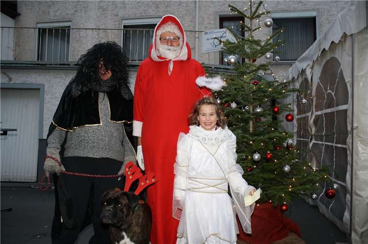 Weihnachtsmann, Christkind und Knecht Ruprecht statteten dem Sehler Brausezauber ebenfalls einen Besuch ab.