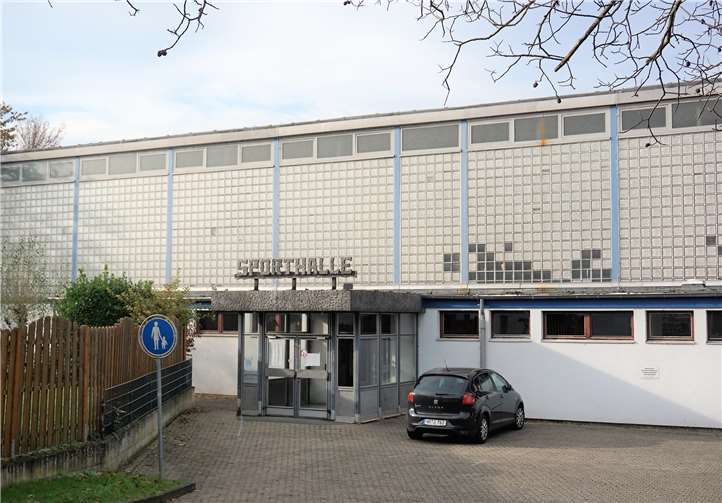 Weil der Neubau inklusive dem Abriss der alten Sporthalle Engers wirtschaftlicher ist, hat sich die Stadt Neuwied um eine 90-prozentige Förderung beworben.