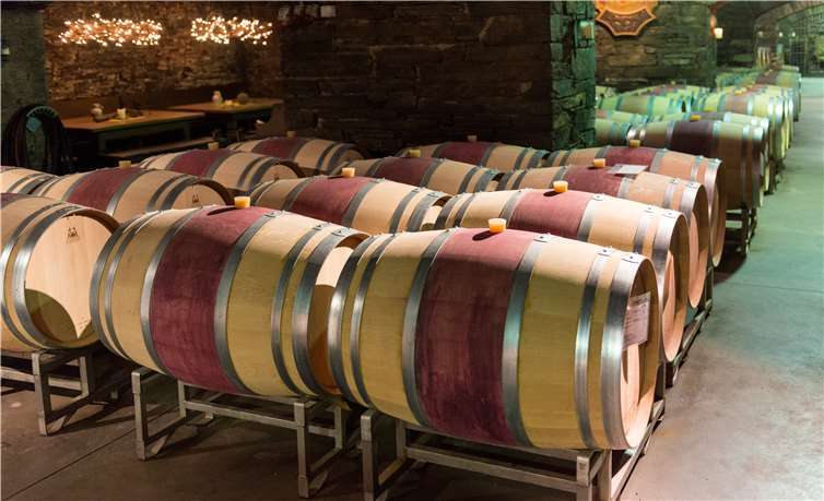 Weinfässer in der Winzergenossenschaft Mayschoss-Altenahr e.G. Foto: D. Ketz