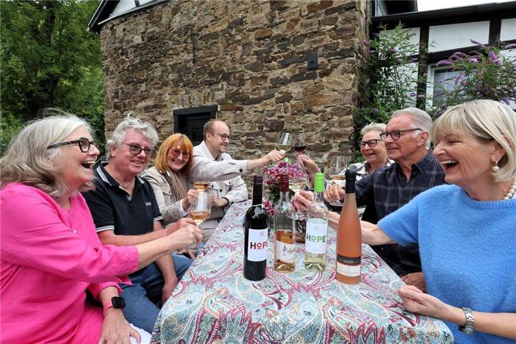 Weingenuss für den guten Zweck in Waldbreitbach. Foto: privat