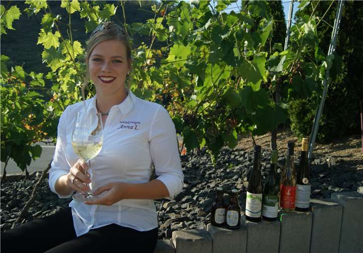 Weinkönigin Anna I. bleibt weiterhin in ihrem Amt. Foto: privat