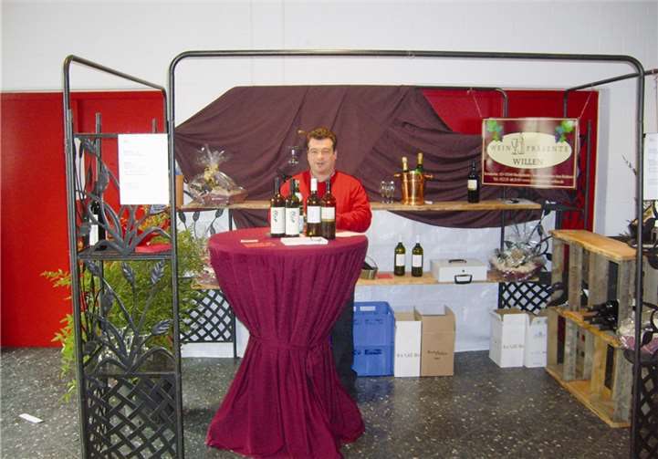 Weinpräsente in allen Variationen vorhanden.