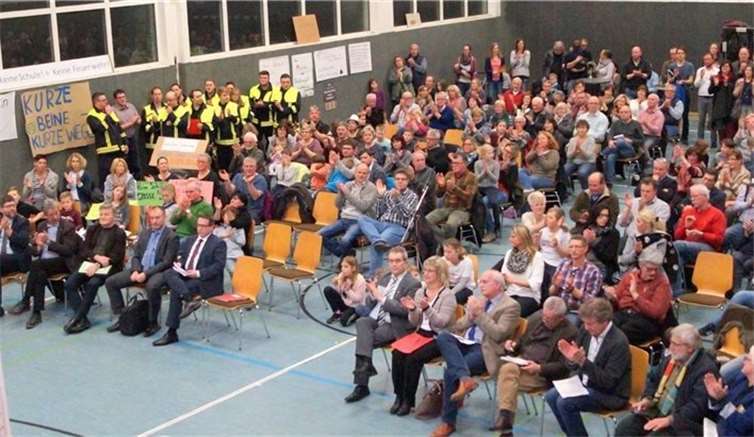 Weit über 250 Bürgerinnen und Bürger waren im Januar zu Protestaktionen in die Mehrzweckhalle nach Lieg gekommen.