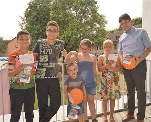 Weit über die Grenzen der Stadt Neuwied hinaus flogen die Luftballons der Kinder... privat