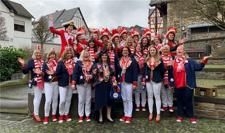Weitersburg Helau! Die „Lustigen Weiber“ erstürmten am Schwerdonnerstag morgens das Rathaus der VG Vallendar.