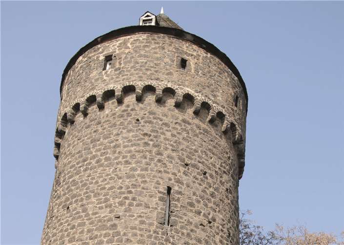 Welche Geschichte verbirgt sich hinter dem „Mühlenturm“? Ab sofort kann man Mayen auf eigene Faust mit einer „Audio-Stadtführung“ erkunden. Jasmin Franz