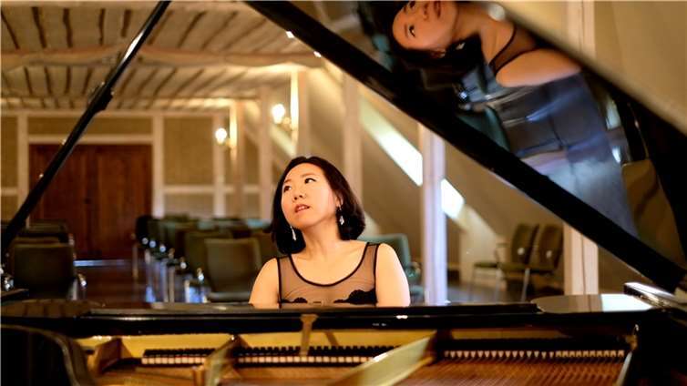 Weltklasse-Pianistin Hyelee Clara Chang.  Quelle: Stommel Stiftung