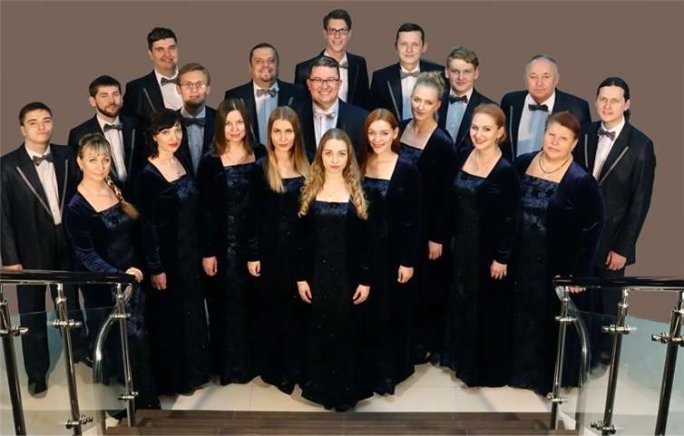 Weltliche und geistliche Musik präsentieren die russischen SängerInnen im Juli. privat