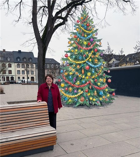 Wenn Biggy Hof, Mitglied im Ortsbeirat Innenstadt, an den neu gestalteten Marktplatz denkt, hat sie einen ganz einfachen Wunsch: Ein Weihnachtsbaum in der Adventszeit.  Foto: Michael Mang