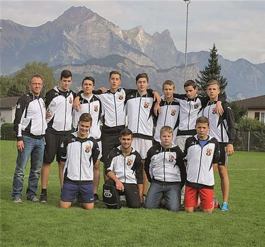 Wenn auch das Team aus Niederzissen wenig Chancen hatte, das Wettkampferlebnis vor dieser Bergkulisse war einfach einmalig. privat