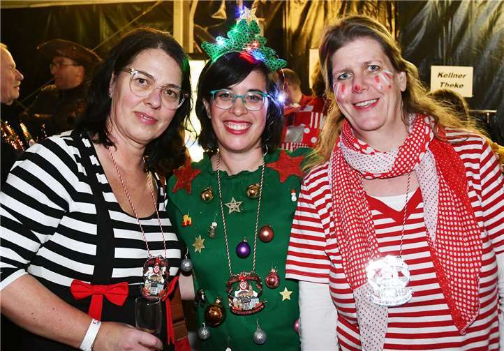 Wenn auch der Murrepalast nicht voll besetzt war, so tat dies doch der Laune des anwesenden jecken Völkchens keinen Abbruch.