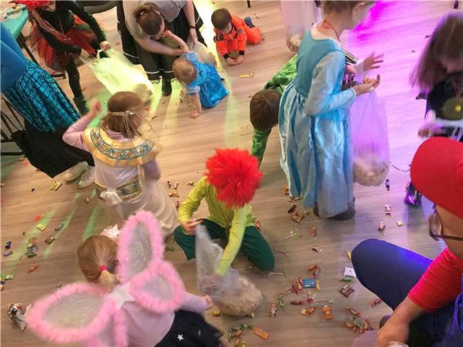 Wenn „der Prinz“ kütt, regnet es Süßigkeiten – auch ohne Faschingszug.