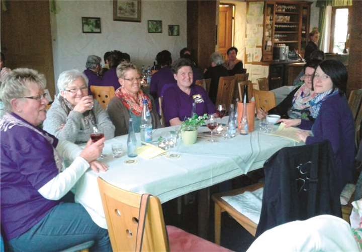 Wenn es auch kein Wandertag war, so war es dennoch gemütlich und schön beim gemeinsamen Ausflug in die Winzerschenke. privat