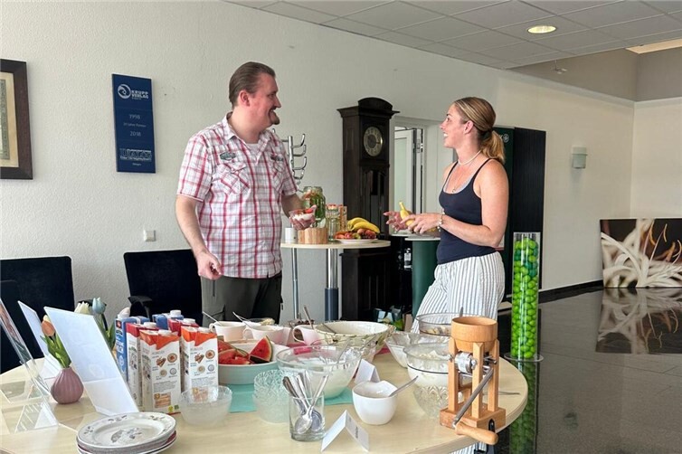 Wenn es um Gesundheit geht, spielt auch das Thema Ernährung eine große Rolle. Deshalb gab es an diesem Tag ein vielfältiges Müsli-Buffet mit frischem Obst.