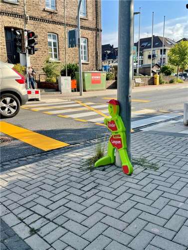 Verkehrssicherheit auch für die Kleinsten  Wenn sich das Provisorium bewährt, soll die Fußgängerampel zur Dauerlösung werden. Foto: Gemeinde Wachtberg