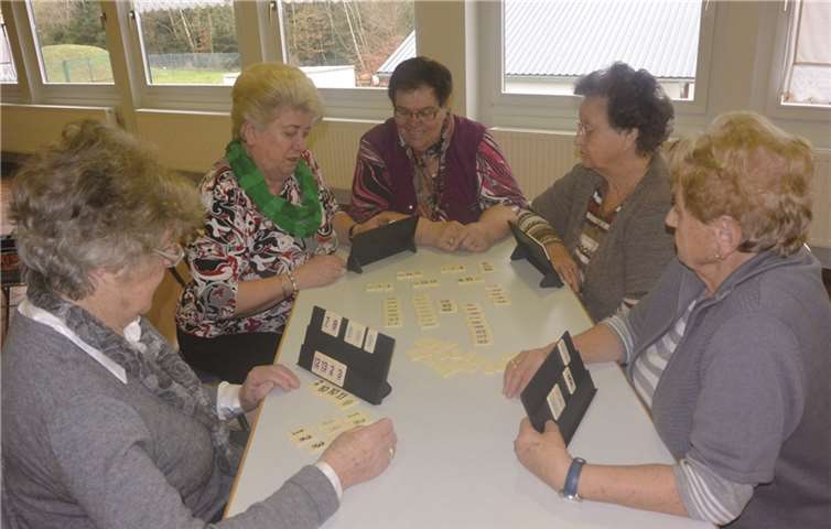 Wer Freude an Geselligkeit und Spiel hat oder einfach nur die Seele baumeln lassen möchte, ist herzlich willkommen! privat