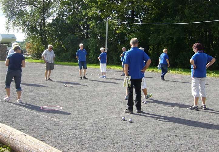 Wer Interesse am Boule-Spiel hat, kann selbstverständlich jederzeit am Training teilnehmen.Foto: privat