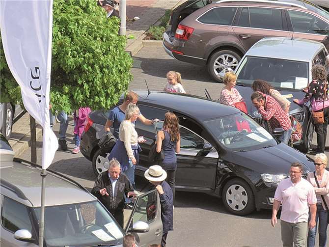 Wer auf der Suche nach einem neuen Automodell war, konnte bei „Auto-Freizeit Andernach“ schnell fündig werden. Aber auch Schauen ohne Kaufabsicht war erlaubt.