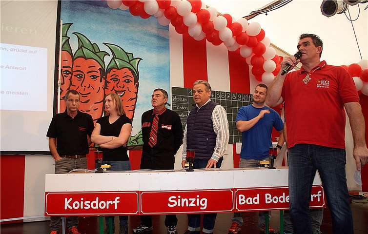 Wer die gestellten Fragen am schnellsten beantwortete, konnte für sein Team Punkte sammeln.