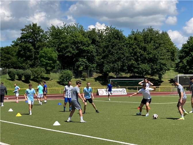 Wer die neue Mannschaft kennenlernen will, hat an diesen Tagen die Möglichkeit sich die Spiele im Rheintalstadion anzuschauen. Quelle: SG Bad Breisig/ Inter Sinzig