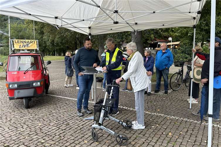 Wer ein Anliegen hat, kann einfach bei Lennart Live vorbeikommen.  Foto: Eva Dreiser / Stadtverwaltung Lahnstein
