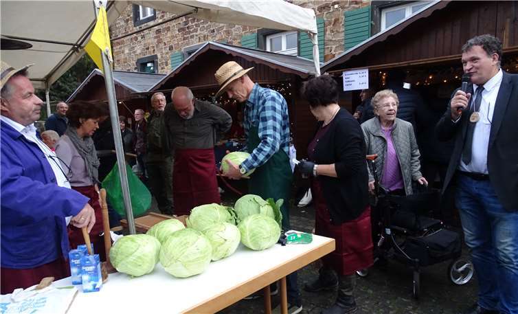 Wer in Sommer Kappes anbaut, der hat im Winter Sauerkraut!