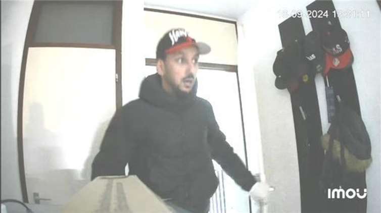 Wer kann Angaben zu dem abgebildeten Tatverdächtigen machen? Foto: Polizei NRW