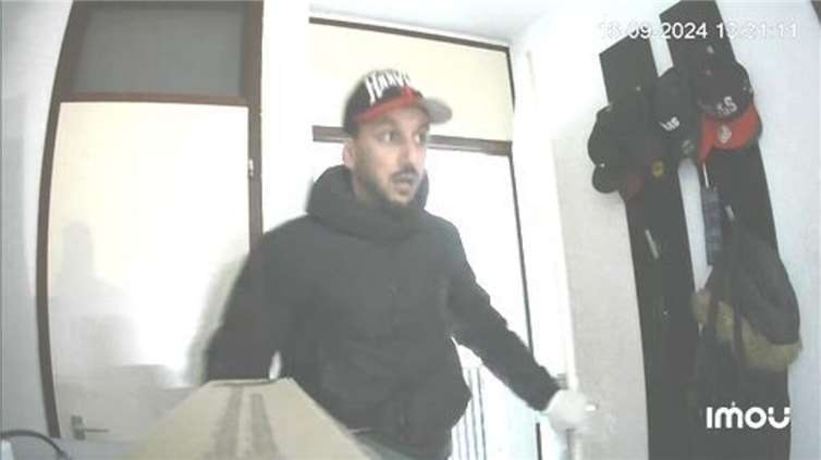 Polizei sucht Täter mit Überwachungsvideos Wer kann Angaben zu dem abgebildeten Tatverdächtigen machen? Foto: Polizei NRW