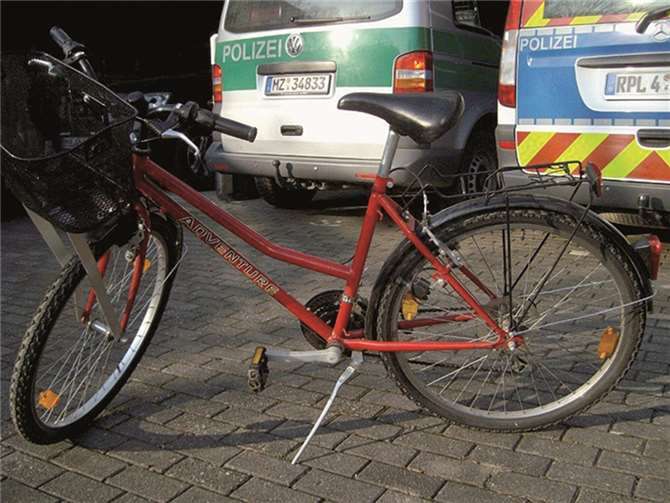 Wer kann Angaben zu diesem Rad machen? privat