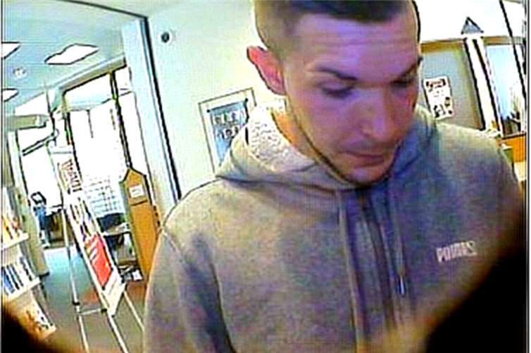 Wer kennt die abgebildete Person? Fotos: Kripo Neuwied