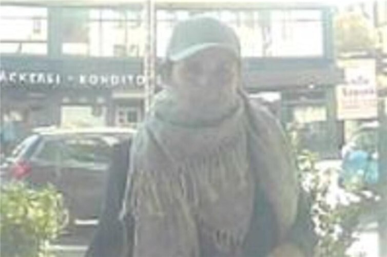 Wer kennt diese Frau? Fotos: Polizei Bonn