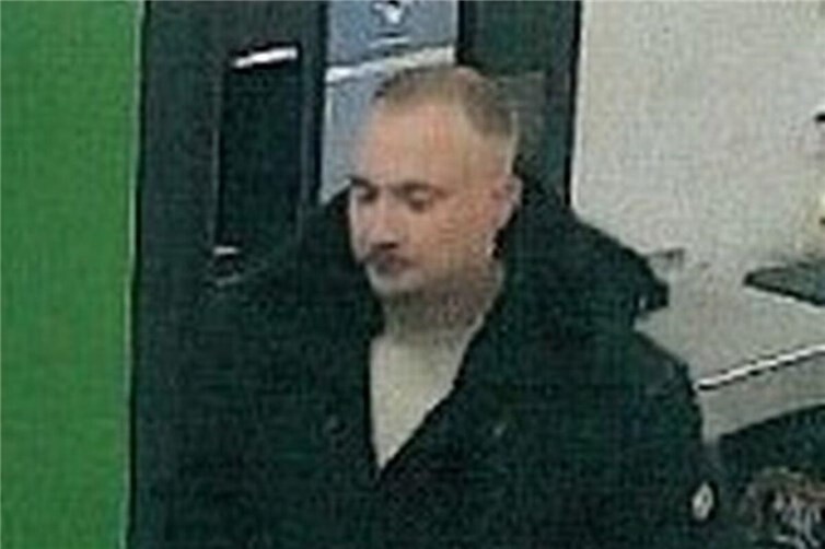 Wer kennt diese Männer?