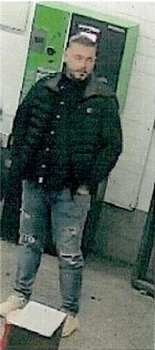 Wer kennt diese Männer?