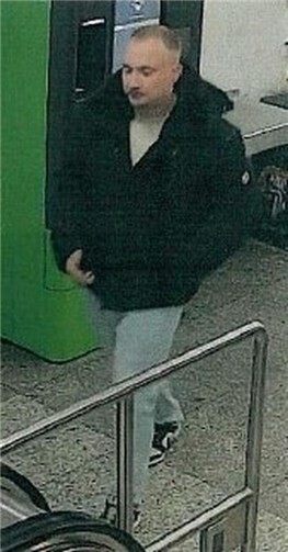 Wer kennt diese Männer?