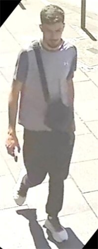 Wer kennt diese Männer?