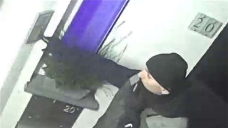 Wer kennt diese männliche Person? Quelle: Polizei RLP