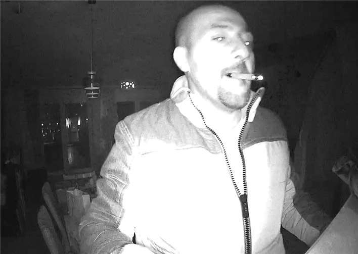 Wer kennt diesen Mann? Infos an die Polizei in Koblenz. PP Koblenz