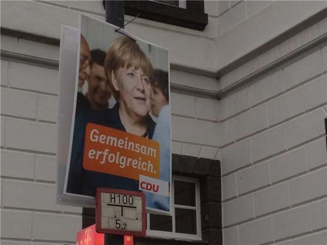 Wer sagt's denn....auch heute noch findet in Sinzig der Wahlkampf statt. Entdeckt von Hermann Krupp, heute Mittag am Sinziger Rathaus. 