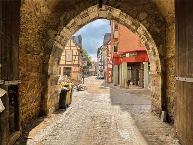 Wer übernimmt die Spitze des flutgeschädigten Landkreises Ahrweiler? Foto:ROB