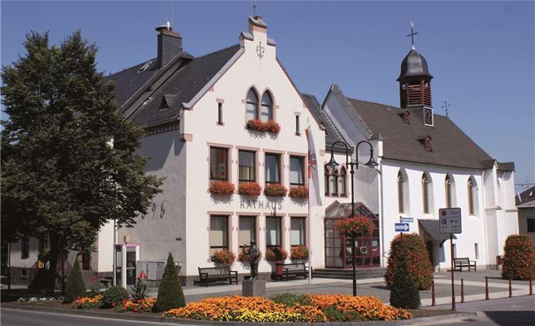 Wer wird in Mülheim-Kärlich als Stadtbürgermeister ins Rathaus einziehen: Amtsinhaber Uli Klöckner (CDU) und Herausforderer Achim Bermel (SPD) stehen bei der Stichwahl zur Auswahl.  GH