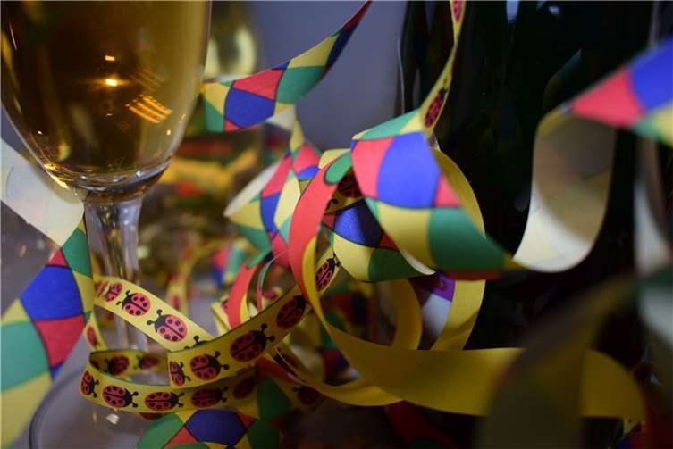 Wer zu tief ins Glas schaut, sollte das Auto besser stehen lassen. Foto: LKA