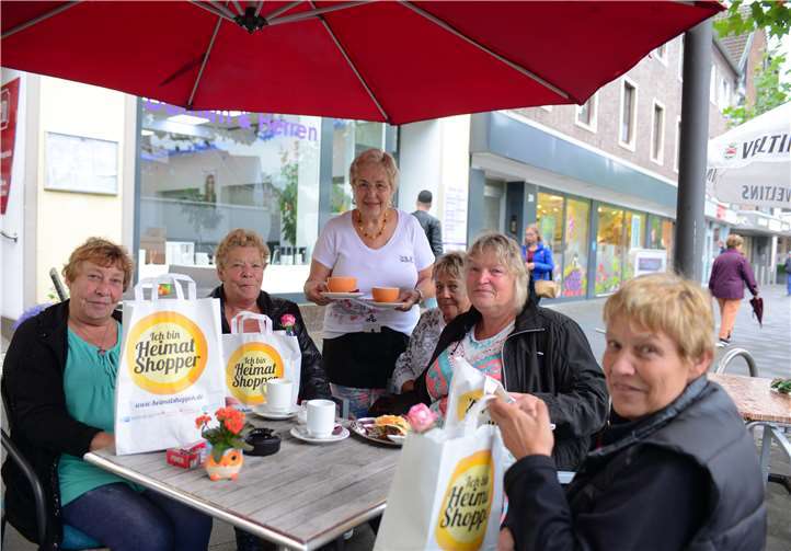 Werde auch du zum Heimatshopper. Quelle: Niederrheinische IHK/Marina Chigheliman
