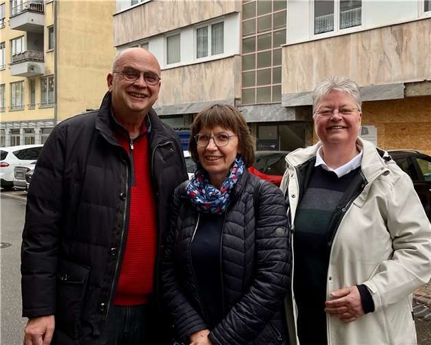 Werner Borschbach, Ingrid Neubusch und Dr. Elke Hohls laden Seniorinnen und Senioren ein, die digitale Welt mit ihren vielen Möglichkeiten kennenzulernen (von links).Foto: privat