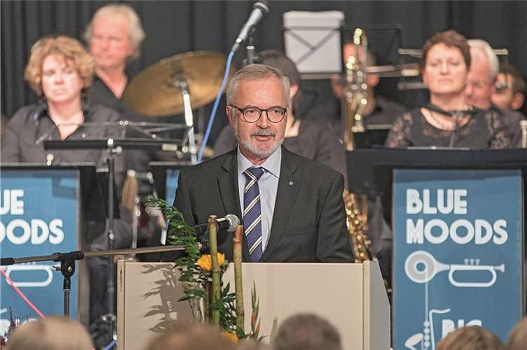 Ein leidenschaftlich bekennender Europäer Werner Hoyer erinnerte an die weltpolitische Bedeutung des langjährigen Bundesaußenministers.